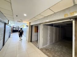 Lucky Plaza (D9), Retail #576200421